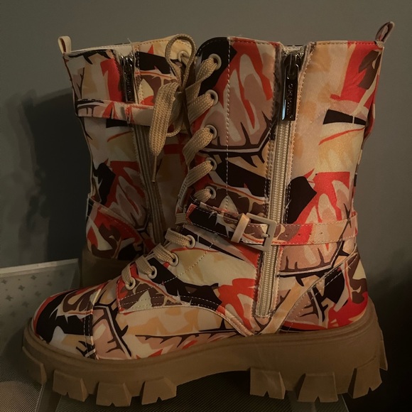 Cape Robbin Monalisa Combat Boots for Women with Side Zipper and Pouch - Picture 2 of 7